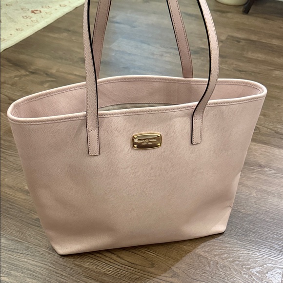 Michael Kors Jet Set Light Pink Tote Bag - Picture 1 of 11